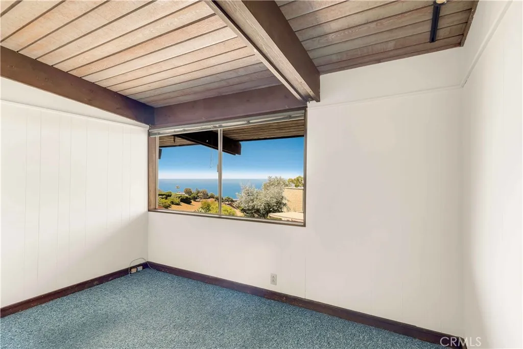 Laguna Beach, California 92651, United States, 4 Bedrooms Bedrooms, ,3 BathroomsBathrooms,Residential,Active,199995