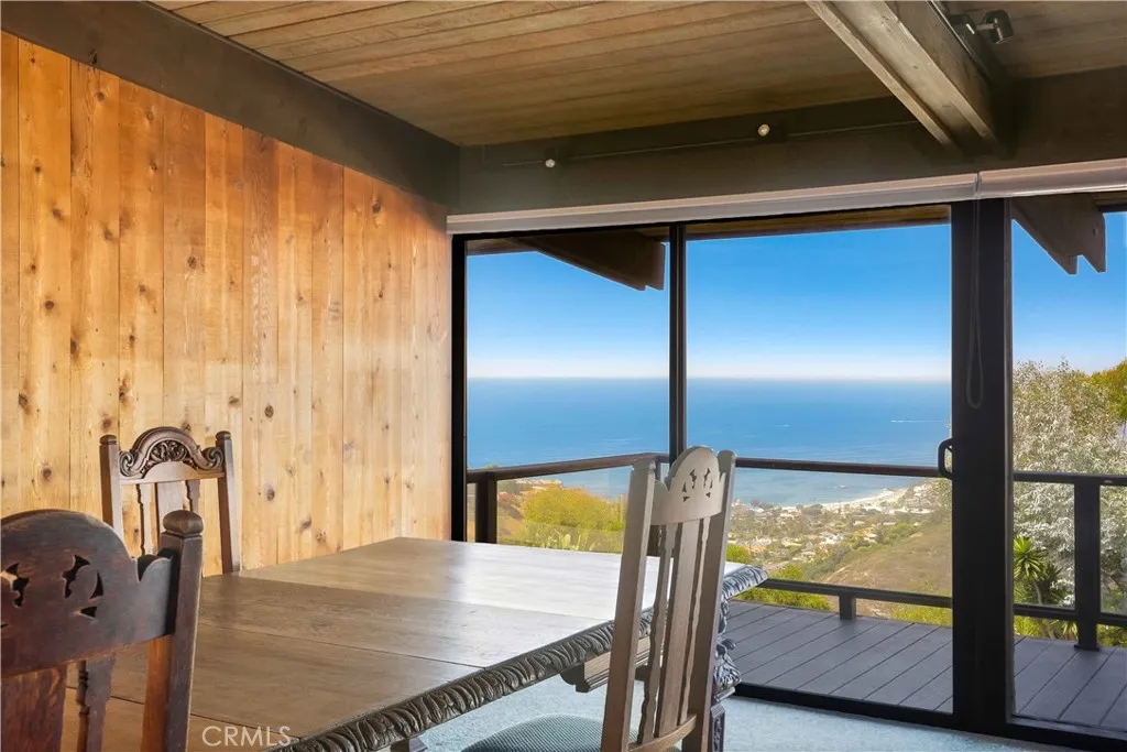 Laguna Beach, California 92651, United States, 4 Bedrooms Bedrooms, ,3 BathroomsBathrooms,Residential,Active,199995