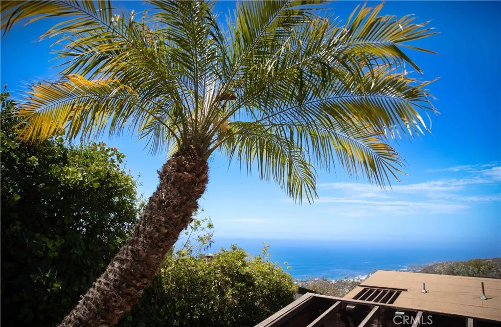 Laguna Beach, California 92651, United States, 4 Bedrooms Bedrooms, ,3 BathroomsBathrooms,Residential,Active,199995