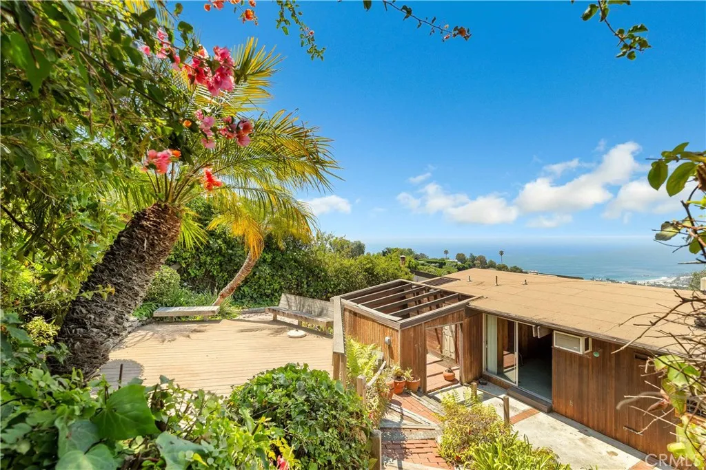 Laguna Beach, California 92651, United States, 4 Bedrooms Bedrooms, ,3 BathroomsBathrooms,Residential,Active,199995