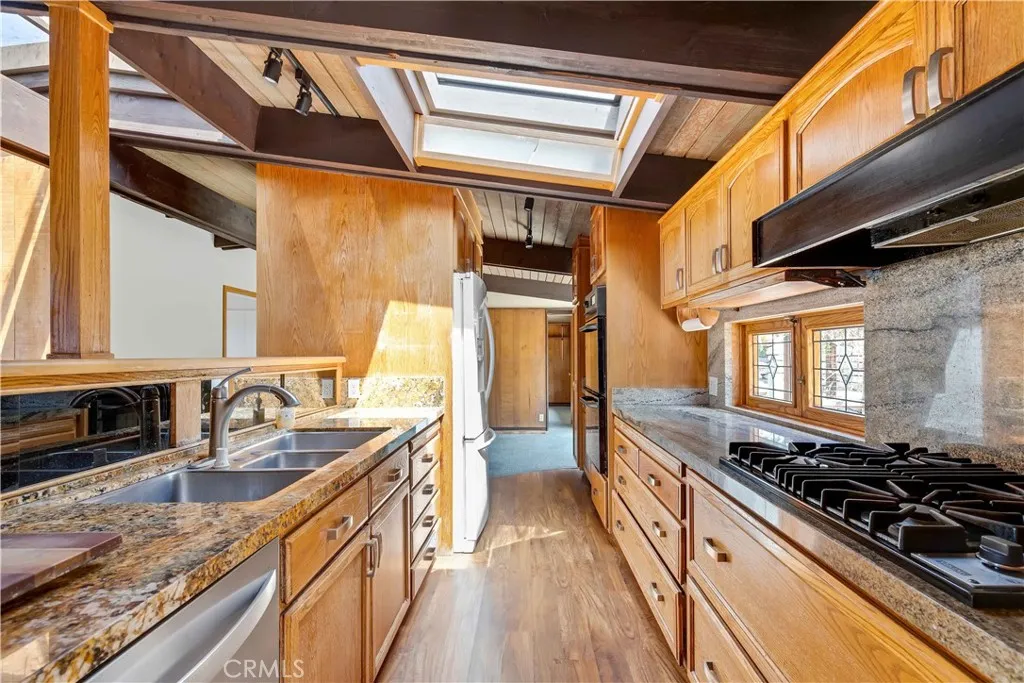 Laguna Beach, California 92651, United States, 4 Bedrooms Bedrooms, ,3 BathroomsBathrooms,Residential,Active,199995