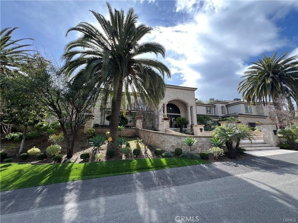 2855 Oak Knoll Drive