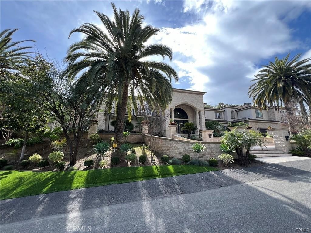 2855 Oak Knoll Drive