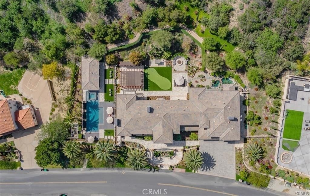 2855 Oak Knoll Drive