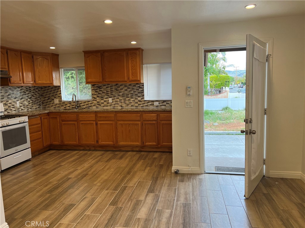 9127 greenleaf avenue