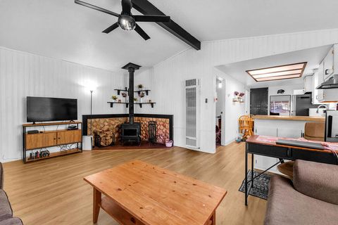 Photo of 206 E Barker Boulevard, Big Bear, CA 92314 (MLS # 219137879DA) Photo of 206 E Barker Boulevard, Big Bear, CA 92314 (MLS # 219137879DA)