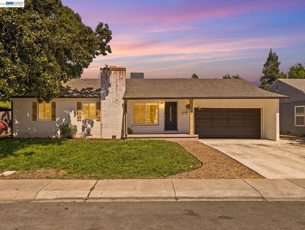 2351 W Euclid Ave