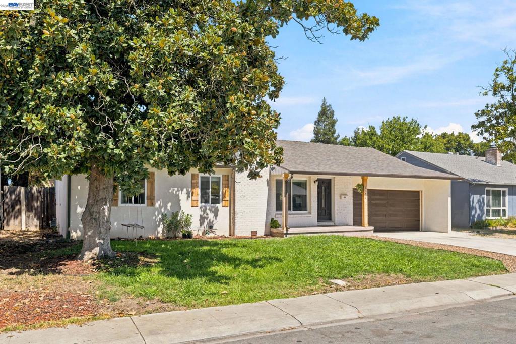 2351 W Euclid Ave