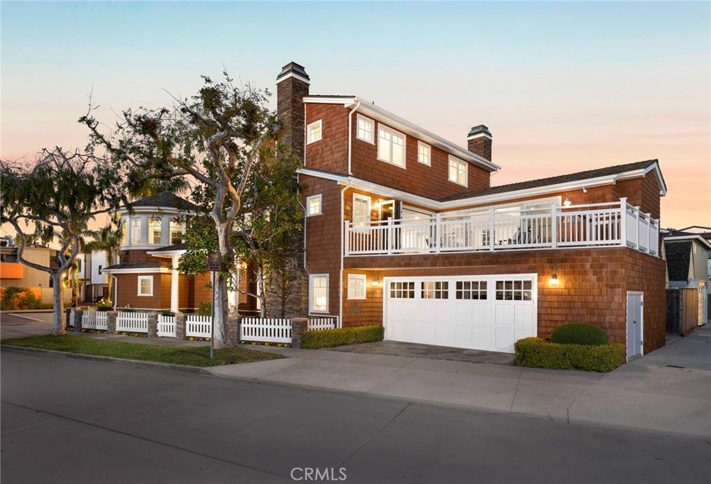 Photo of 1701 E Balboa Boulevard, Newport Beach, CA 92661 (MLS # NP26042983)