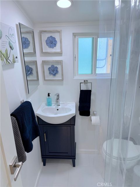 Tiny photo for 726 1/2 Esplanade, Redondo Beach, CA 90277 (MLS # SB25166504)