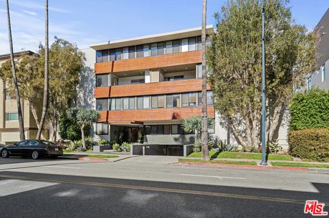 Photo of 262 N Crescent Drive #3A, Beverly Hills, CA 90210 (MLS # 25610033)
