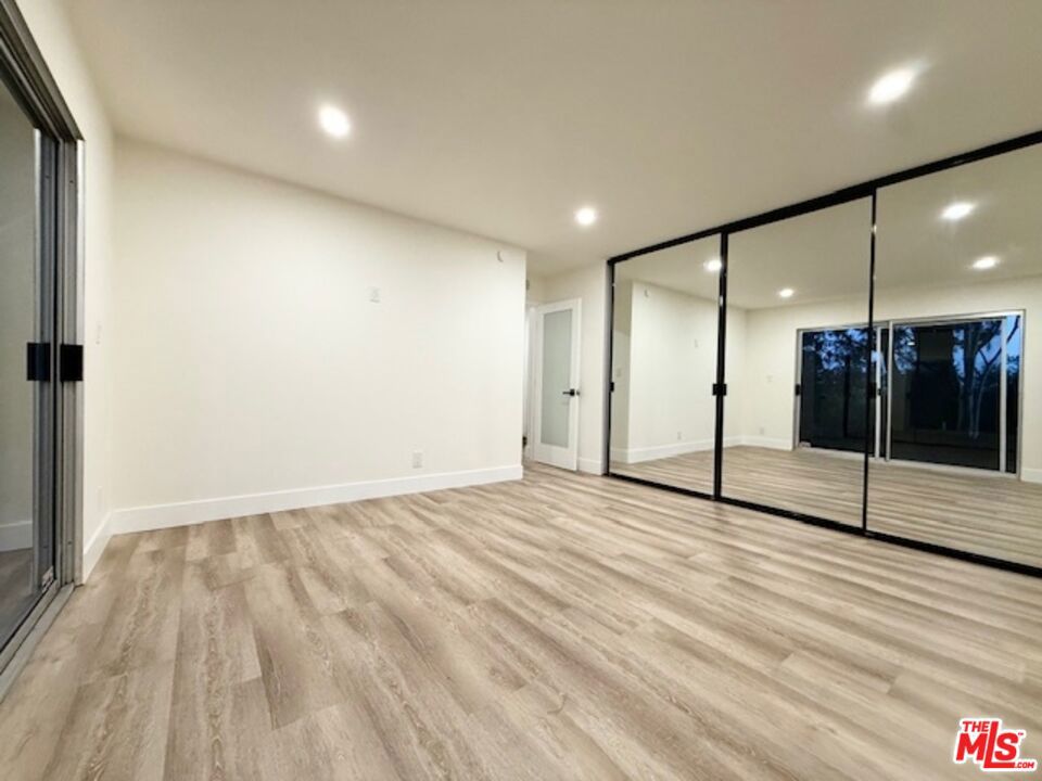 Laguna Village - Residential