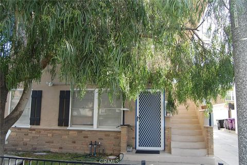 Photo of 20 Roycroft AVE, Long Beach, CA 90803 (MLS # PW26100517)