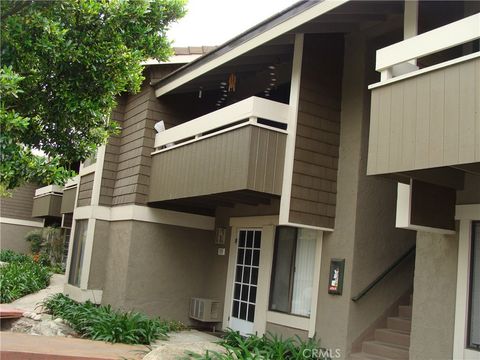 194 Streamwood Irvine CA 92620