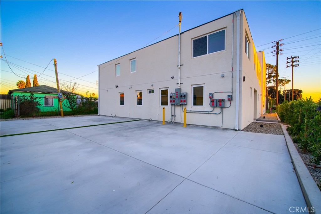 801 E 84th Place