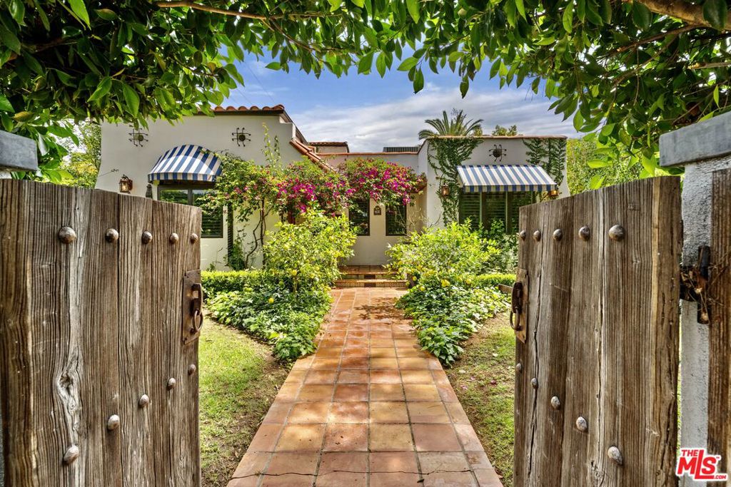 758 N Mccadden Place