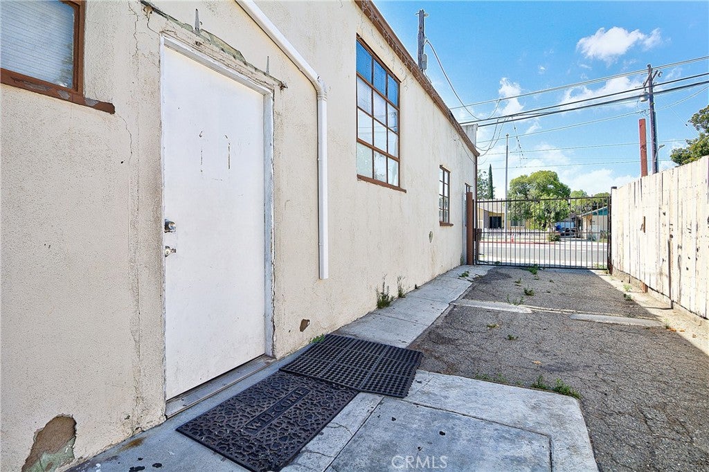 1717 W Santa Ana Blvd