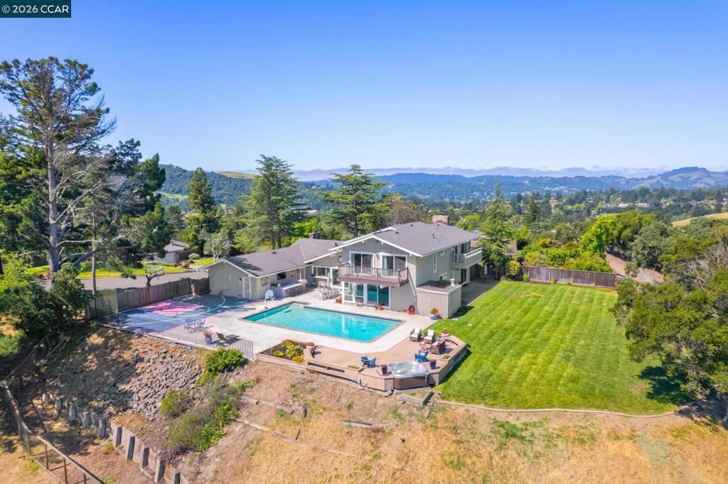 1933 Joseph Dr DR, Moraga CA 94556