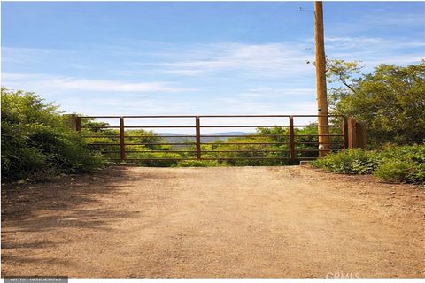 32805 Red Mountain Hemet CA 92544