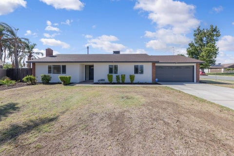 Photo of 471 W Cromwell ST, Rialto, CA 92376 (MLS # CV26222030)