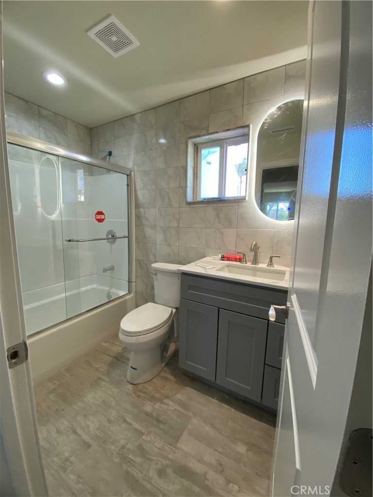 1727 W Santa Ana Boulevard