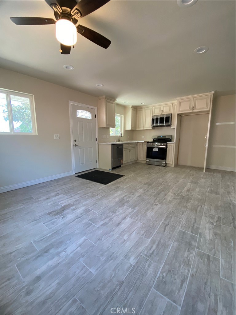 1727 W Santa Ana Boulevard