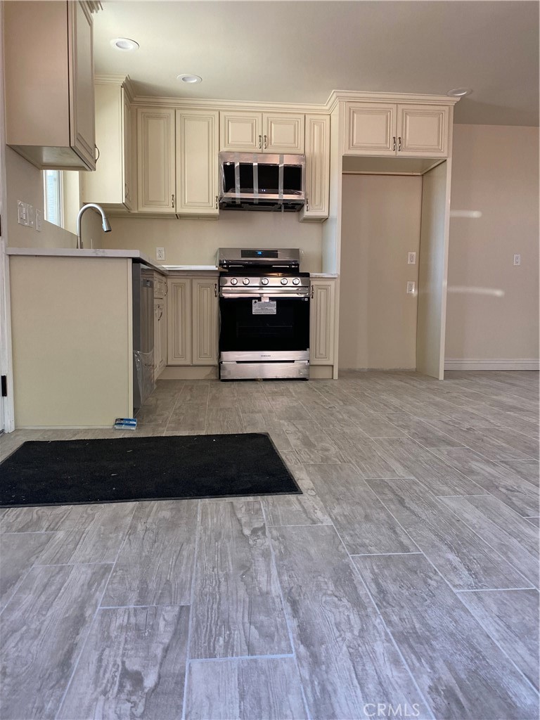 Listing image 6