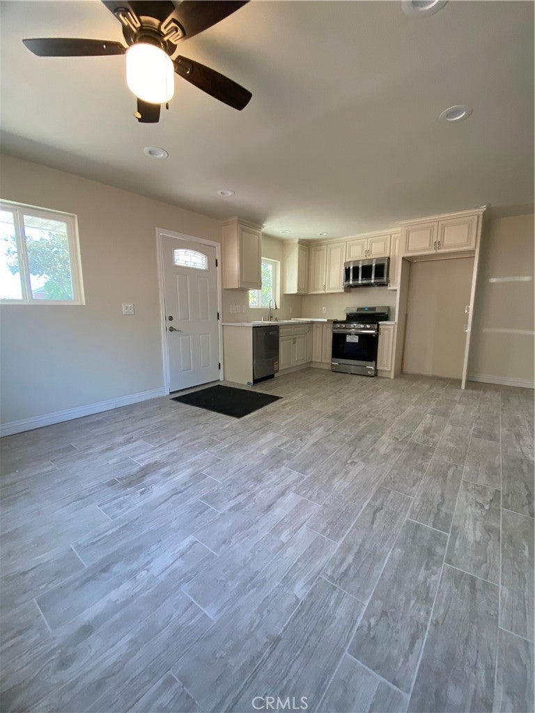 1727 W Santa Ana Boulevard