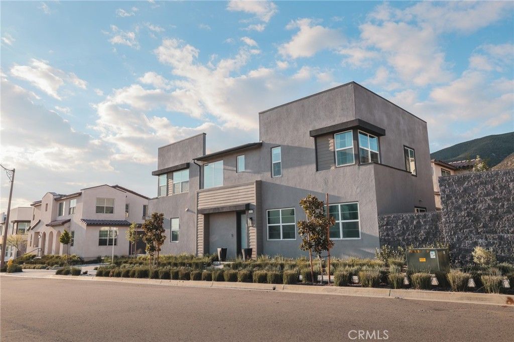 Photo of 15818 Caterpillar dr, Fontana, CA 92336 (MLS # CV25282455)