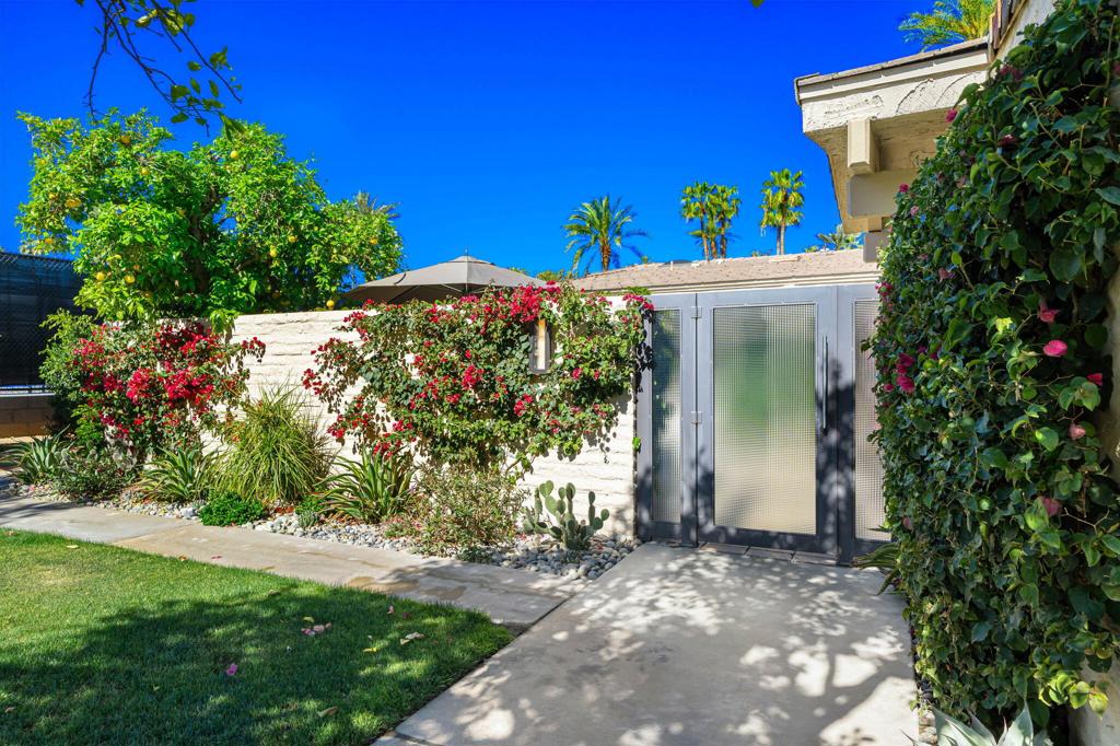44851 Desert Horizons Drive