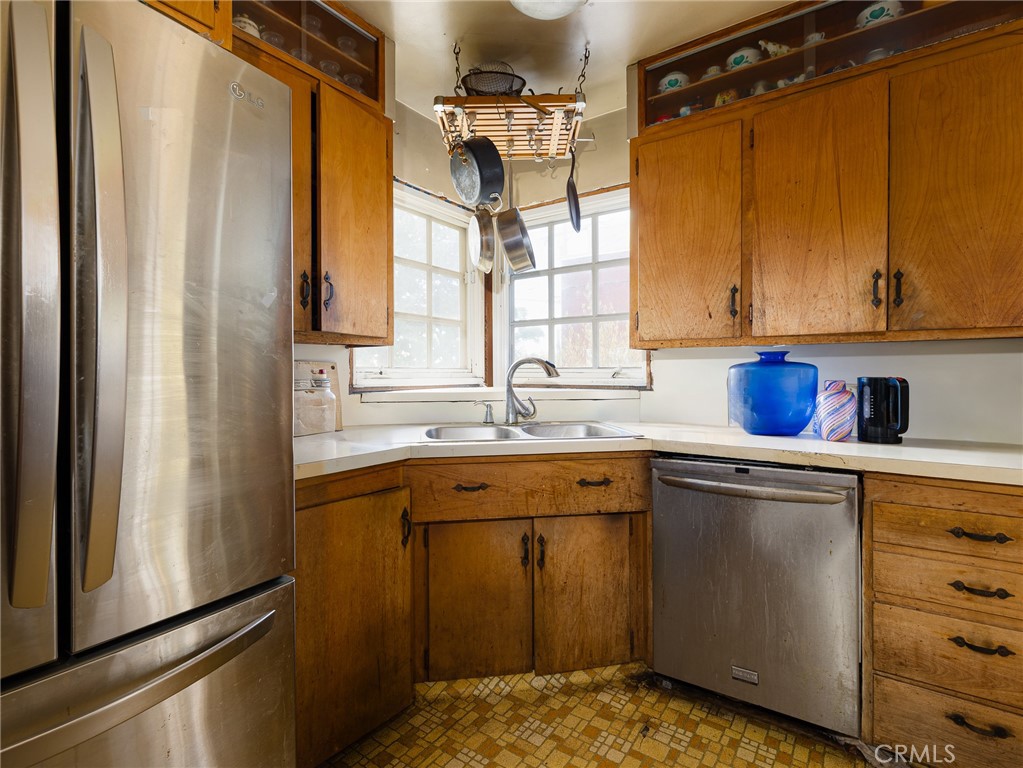 329 East Maple Avenue