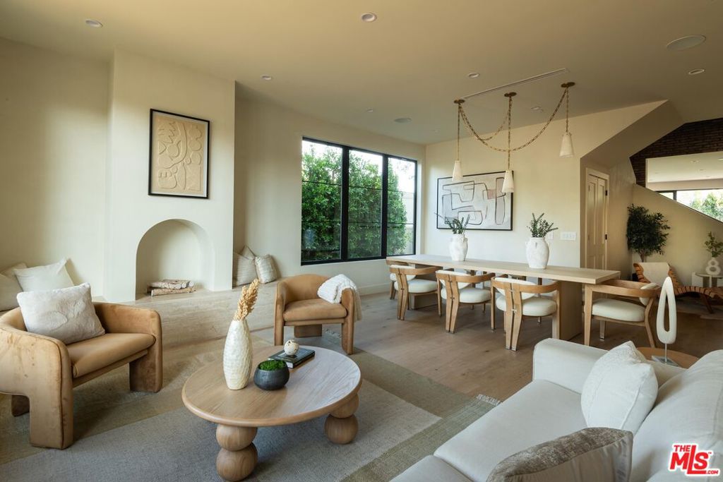 11748 La Maida Street