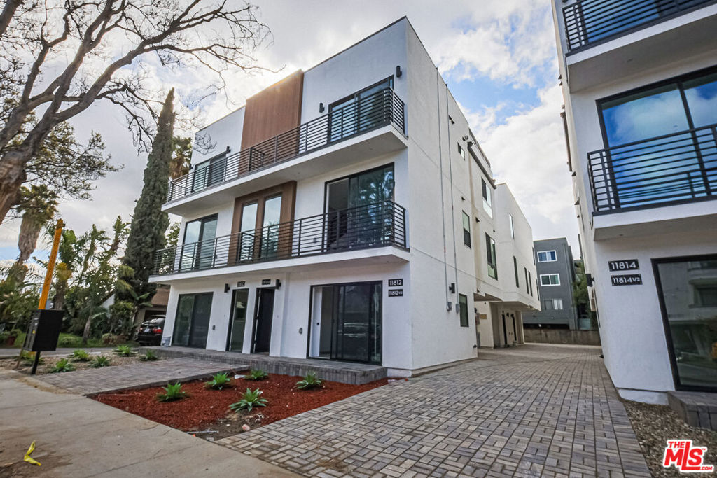 11810 Gilmore Street