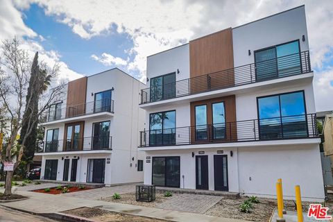 Photo of 11810 Gilmore Street, North Hollywood, CA 91606 (MLS # 26661793)