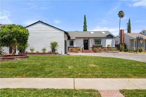 Photo of 20271 Mobile ST, Winnetka, CA 91306 (MLS # SR26171772)