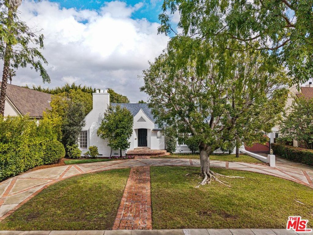 Photo of 512 N Elm Drive, Beverly Hills, CA 90210 (MLS # 26649591)