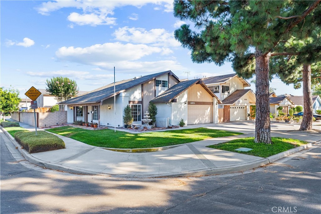 Properties 2 14652 Canterbury Avenue