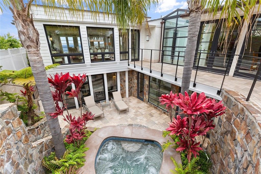 Photo of 322 Emerald Bay, Laguna Beach, CA 92651 (MLS # LG25269919)