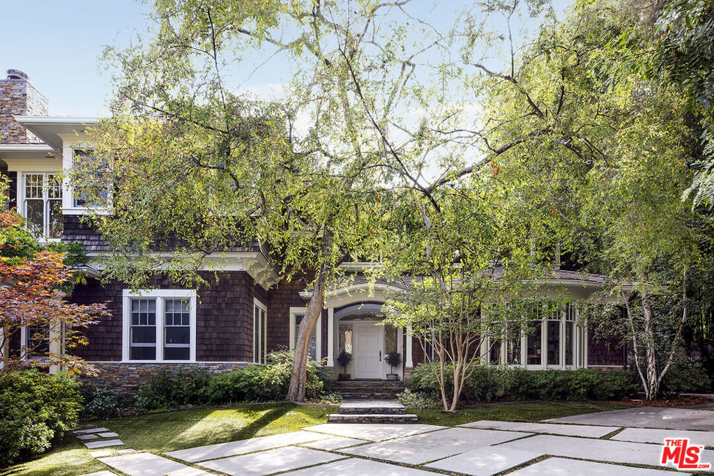 2041 Mandeville Canyon Road