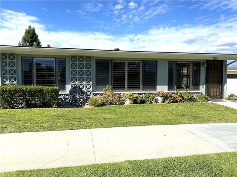 Photo of 13751 St. Andrews Dr., M1-36G Dr, Seal Beach, CA 90740 (MLS # PW26080540)