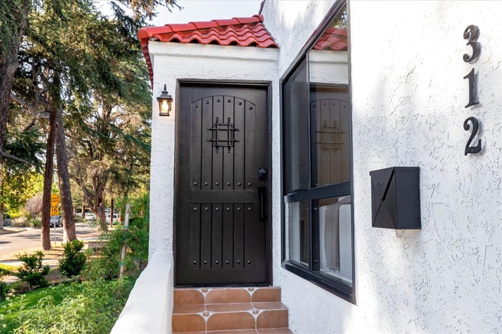 312 N Bronson Avenue