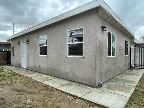 Photo of 45124 Redwood Avenue, Lancaster, CA 93534 (MLS # SR25250205) Photo of 45124 Redwood Avenue, Lancaster, CA 93534 (MLS # SR25250205)