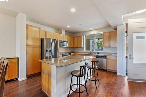 Tiny photo for 88 88 E 6Th St St #215, Pittsburg, CA 94565 (MLS # 41126354)