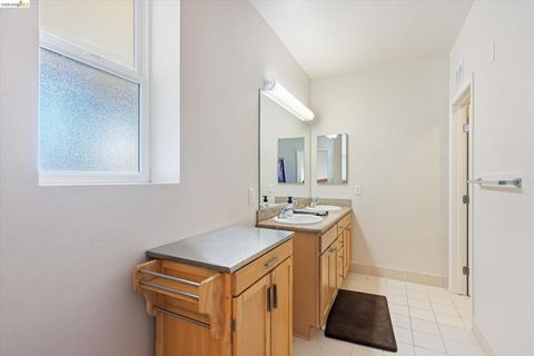 Tiny photo for 88 88 E 6Th St St #215, Pittsburg, CA 94565 (MLS # 41126354)