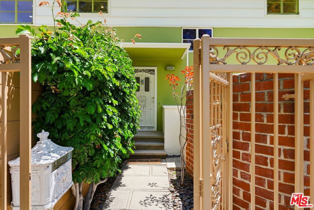 5314 1/2 Village Grn, Los Angeles CA 90016