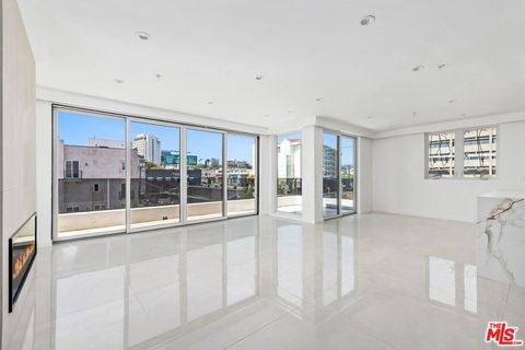 Photo of 1414 1/2 S Beverly Dr Dr #402, Los Angeles, CA 90035 (MLS # 25596399)