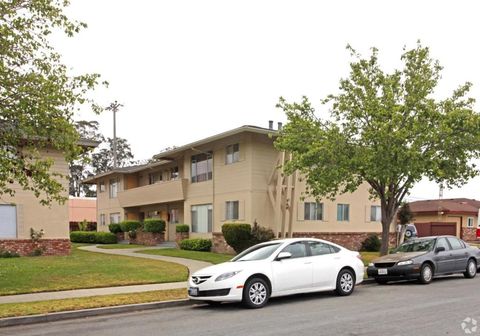 Photo of 948 Lupin Drive, Salinas, CA 93906 (MLS # ML82044078)