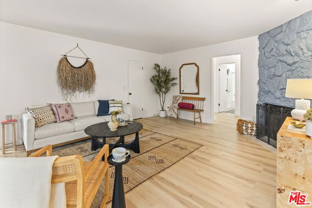 3325 Bagley Avenue 105
