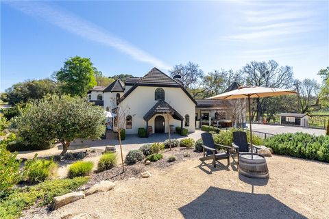 Tiny photo for 2720 Oak View, Templeton, CA 93465 (MLS # NS26083063)
