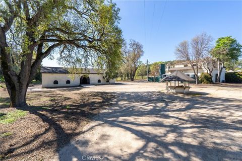 Tiny photo for 2720 Oak View, Templeton, CA 93465 (MLS # NS26083063)